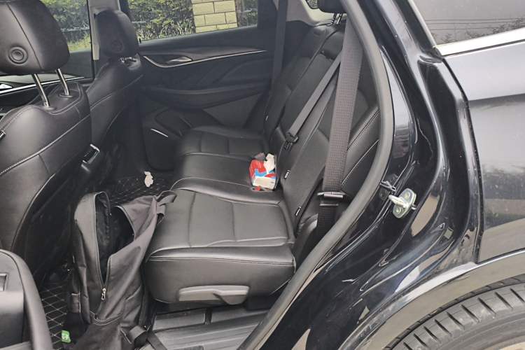 Used Buick Enclave 2022 652T Two-Wheel-Drive Prestige 7-Seater Left Rear Seat