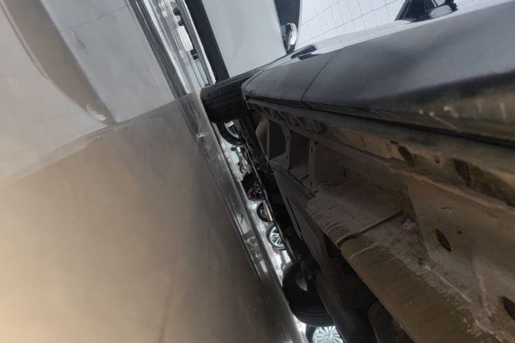 Used Buick Enclave 2022 652T Two-Wheel-Drive Prestige 7-Seater Left Side Sill