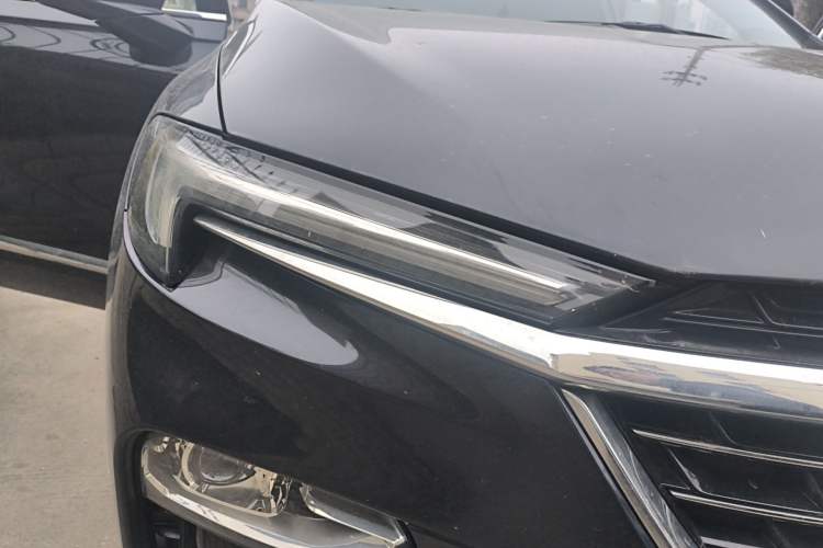 Used Buick Enclave 2022 652T Two-Wheel-Drive Prestige 7-Seater Right Front Headlight