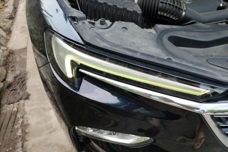 Used Buick Enclave 2022 652T Two-Wheel-Drive Prestige 7-Seater Right Front Headlight