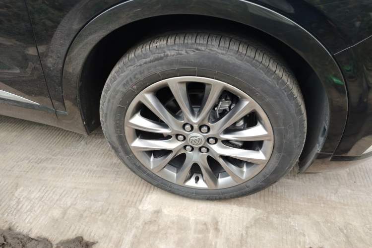 Used Buick Enclave 2022 652T Two-Wheel-Drive Prestige 7-Seater Right Front Wheel Hub