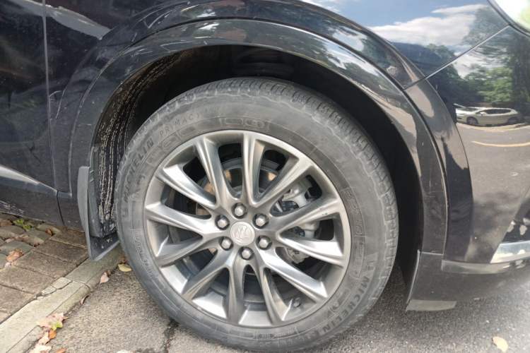Used Buick Enclave 2022 652T Four-Wheel Drive Prestige 7-Seater Right Front Wheel Hub