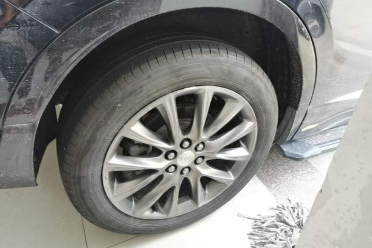 Used Buick Enclave 2022 652T Four-Wheel Drive Prestige 7-Seater Right Rear Wheel Hub