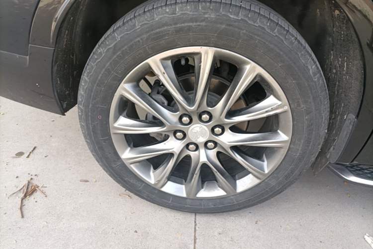 Used Buick Enclave 2022 652T Two-Wheel-Drive Prestige 7-Seater Right Rear Wheel Hub