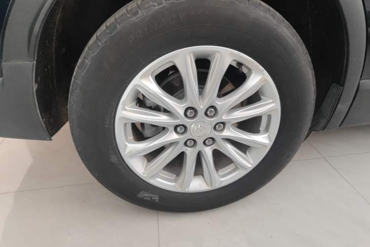 Used Buick Enclave 2022 652T Two-Wheel-Drive Prestige 7-Seater Right Rear Wheel Hub