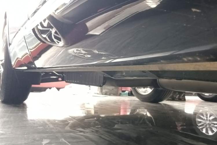 Used Buick Enclave 2022 652T 4x4 Prestige Flagship 7-Seater Right Side Sill
