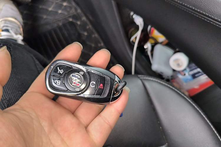 Used Buick Enclave 2022 652T Two-Wheel-Drive Prestige 7-Seater Vehicle Key