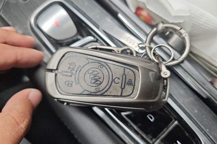 Used Buick Enclave 2022 652T Two-Wheel-Drive Prestige 7-Seater Vehicle Key