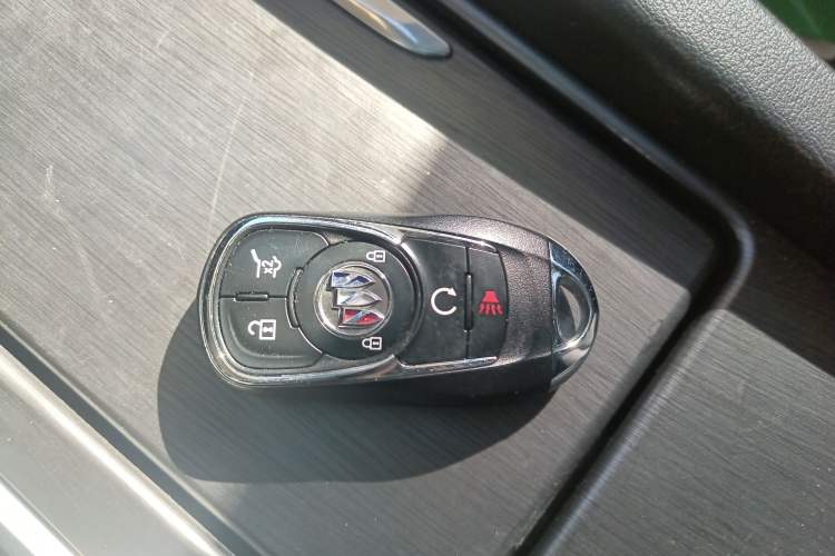 Used Buick Enclave 2022 652T Two-Wheel-Drive Prestige 7-Seater Vehicle Key