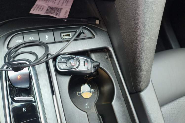 Used Buick Enclave 2022 652T Two-Wheel-Drive Prestige 7-Seater Vehicle Key