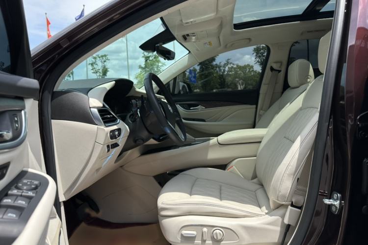 Used Buick Enclave 2022 652T 4x4 Avenir 6-Seater Interior 4
