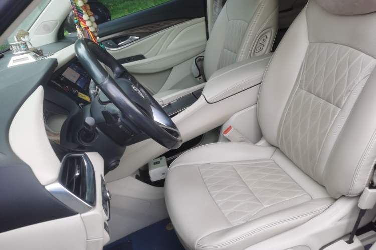 Used Buick Enclave 2022 652T 4x4 Avenir 6-Seater Left Front Seat