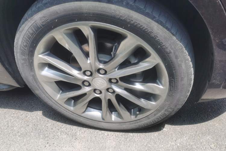 Used Buick Enclave 2022 652T 4x4 Avenir 6-Seater Right Front Wheel Hub