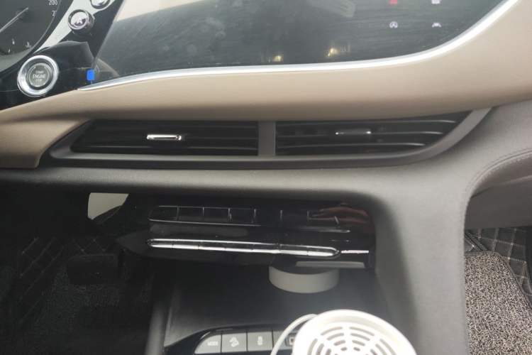 Used Buick Enclave 2022 652T 4x4 Prestige Flagship 7-Seater Audio And AC Panel