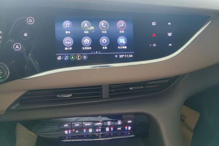 Used Buick Enclave 2022 652T 4x4 Prestige Flagship 7-Seater Audio And AC Panel