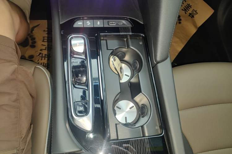 Used Buick Enclave 2022 652T 4x4 Prestige Flagship 7-Seater Gear Lever