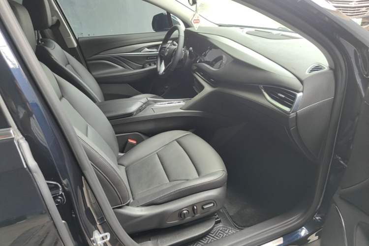 Used Buick Enclave 2022 652T Two-Wheel-Drive Prestige 7-Seater Right Front Seat