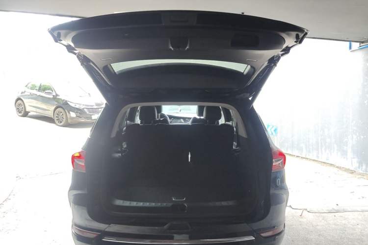 Used Buick Enclave 2022 652T Two-Wheel-Drive Prestige 7-Seater Trunk