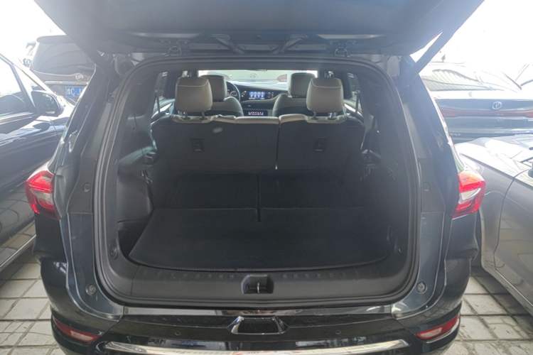 Used Buick Enclave 2022 652T 4x4 Prestige Flagship 7-Seater Trunk