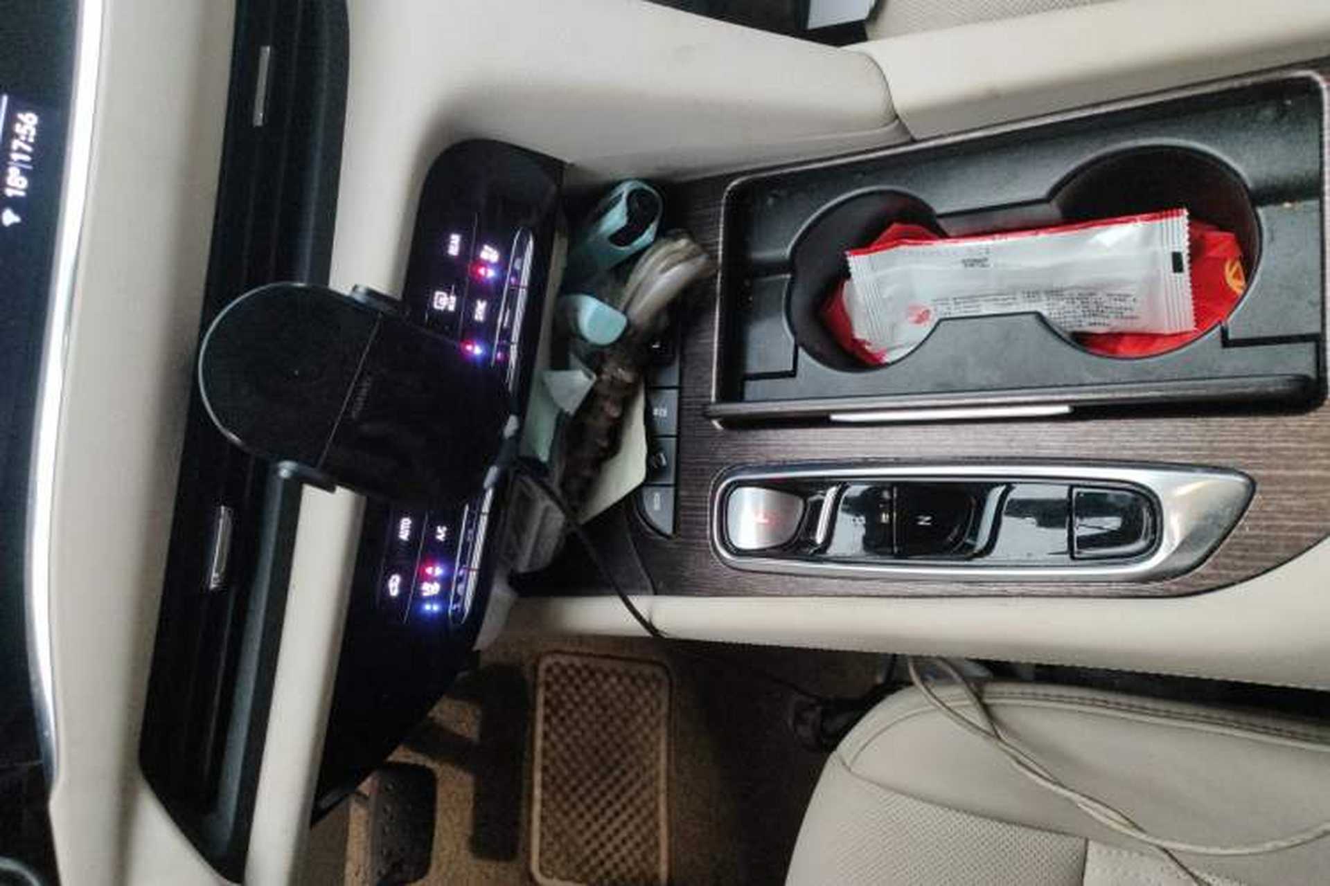 Used Buick Enclave 2022 652T 4x4 Avenir 6-Seater Gear Lever
