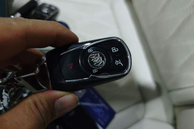 Used Buick Enclave 2022 652T 4x4 Avenir 6-Seater Interior 1