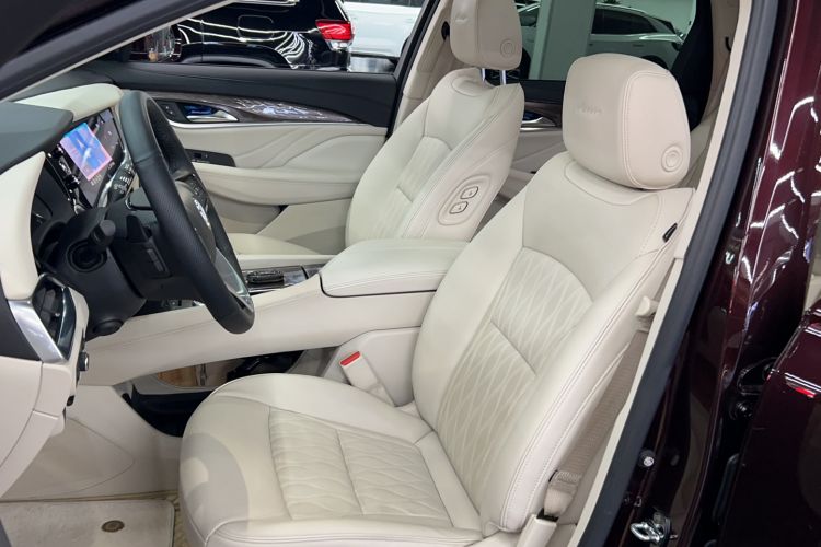 Used Buick Enclave 2022 652T 4x4 Avenir 6-Seater Interior 3