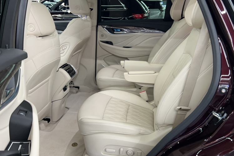 Used Buick Enclave 2022 652T 4x4 Avenir 6-Seater Interior 4