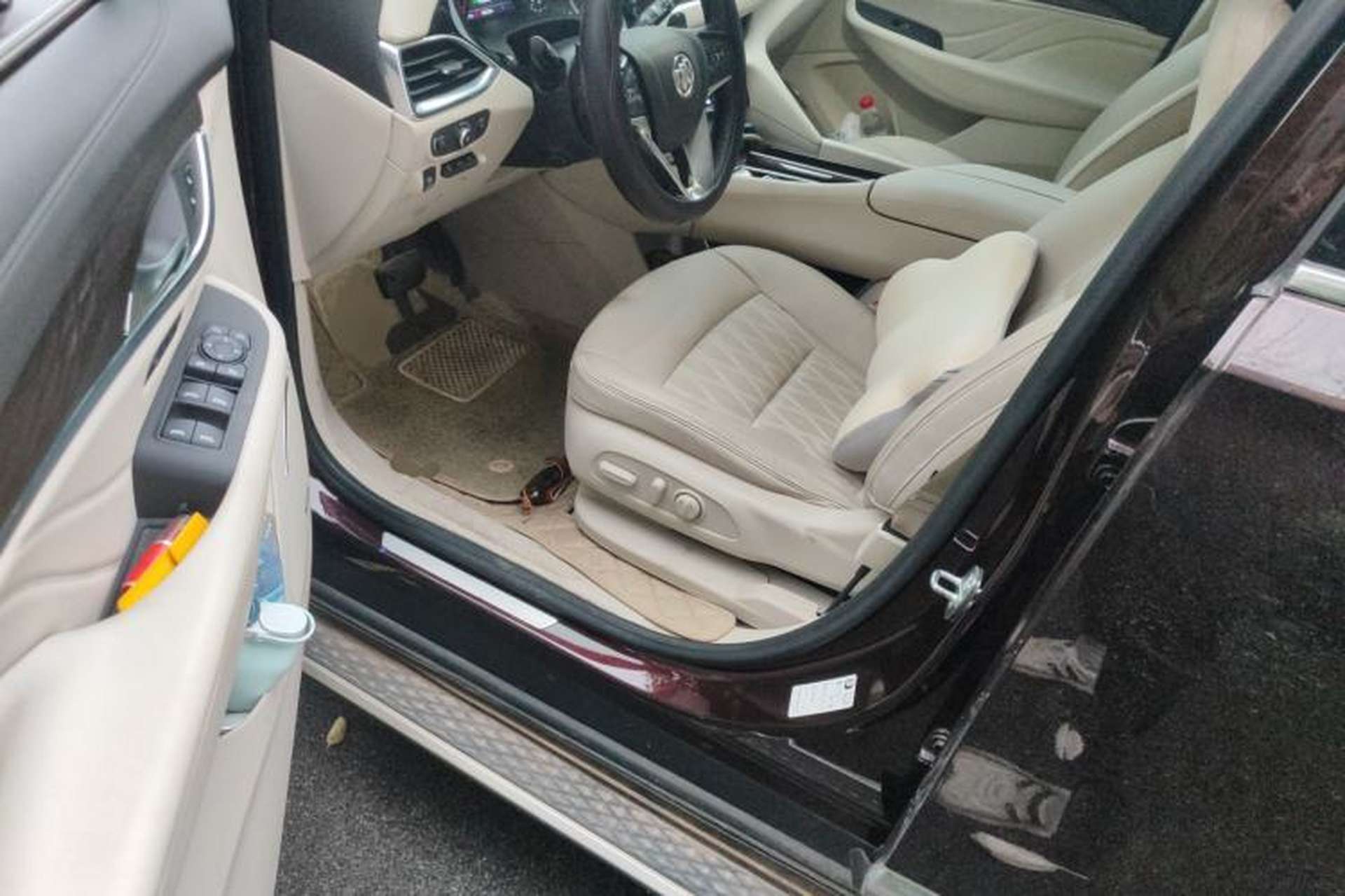 Used Buick Enclave 2022 652T 4x4 Avenir 6-Seater Left Front Seat