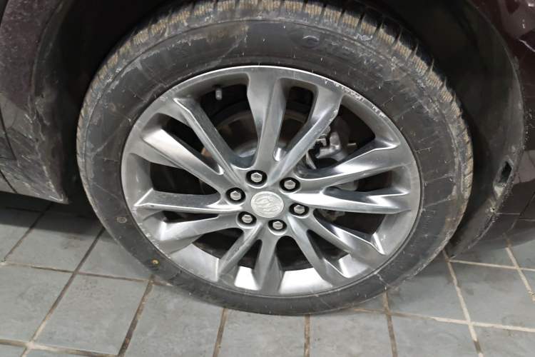 Used Buick Enclave 2022 652T 4x4 Avenir 6-Seater Right Front Wheel Hub