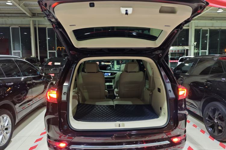 Used Buick Enclave 2022 652T 4x4 Avenir 6-Seater Trunk