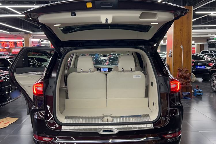 Used Buick Enclave 2022 652T 4x4 Avenir 6-Seater Trunk