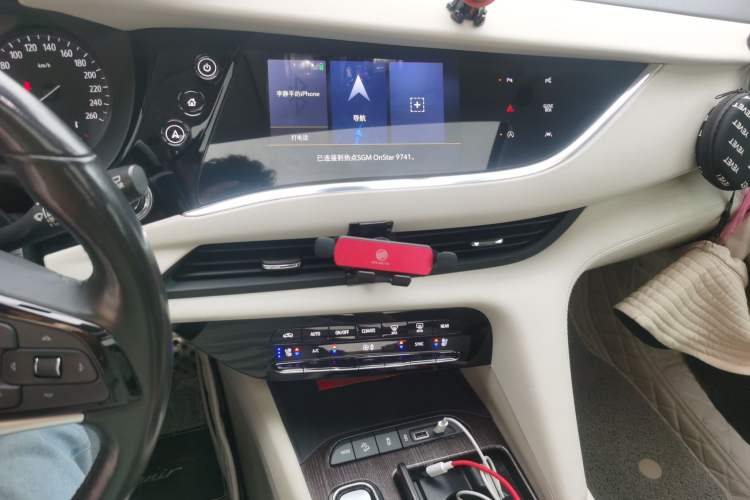 Used Buick Enclave 2022 652T 4x4 Avenir 6-Seater Audio And AC Panel