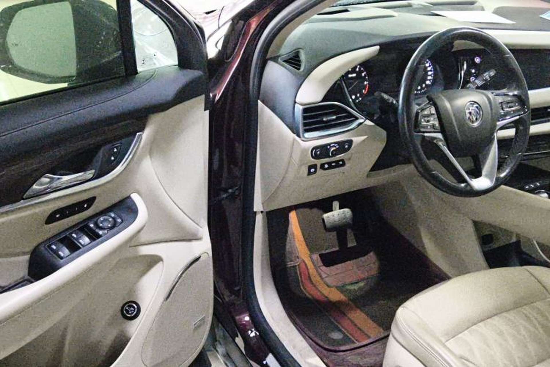 Used Buick Enclave 2022 652T 4x4 Avenir 6-Seater Driver Seat