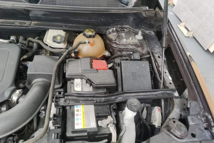 Used Buick Enclave 2022 652T 4x4 Avenir 6-Seater Engine Bay Left