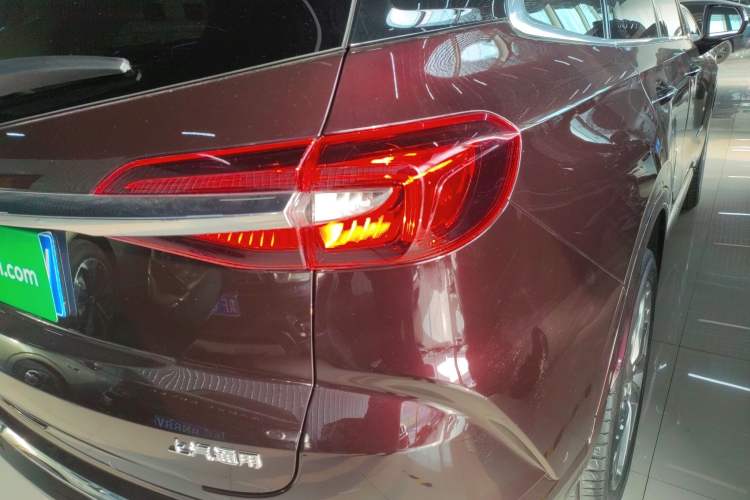 Used Buick Enclave 2022 652T 4x4 Avenir 6-Seater Exterior 3