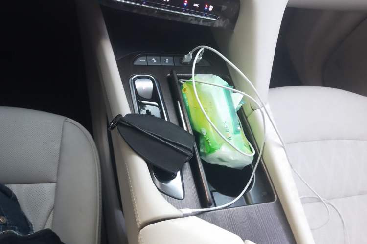Used Buick Enclave 2022 652T 4x4 Avenir 6-Seater Gear Lever