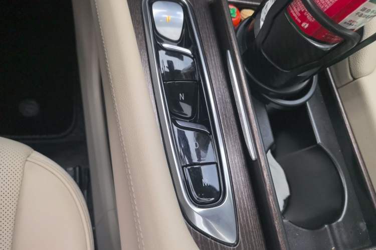 Used Buick Enclave 2022 652T 4x4 Avenir 6-Seater Gear Lever