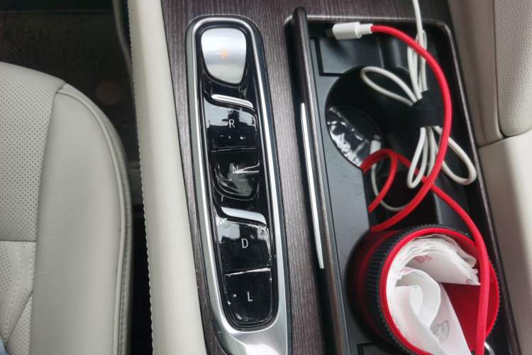 Used Buick Enclave 2022 652T 4x4 Avenir 6-Seater Gear Lever