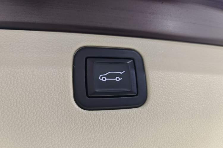 Used Buick Enclave 2022 652T 4x4 Avenir 6-Seater Interior 1