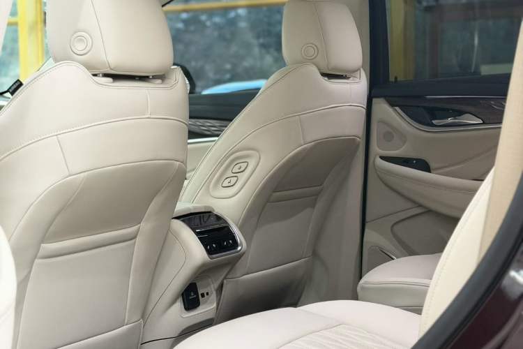 Used Buick Enclave 2022 652T 4x4 Avenir 6-Seater Interior 2