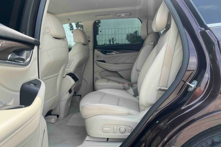 Used Buick Enclave 2022 652T 4x4 Avenir 6-Seater Interior 2
