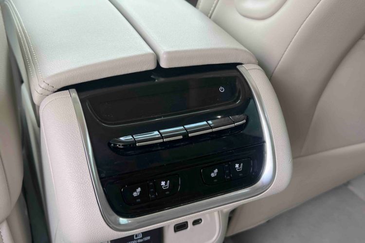 Used Buick Enclave 2022 652T 4x4 Avenir 6-Seater Interior 3