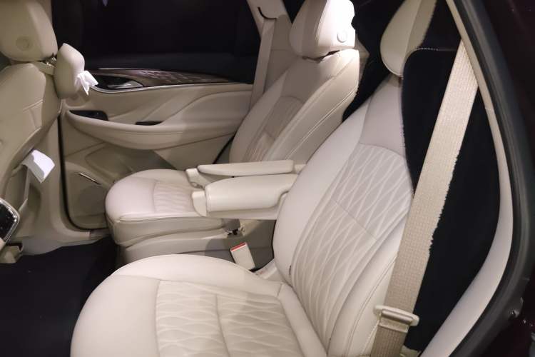 Used Buick Enclave 2022 652T 4x4 Avenir 6-Seater Left Rear Seat