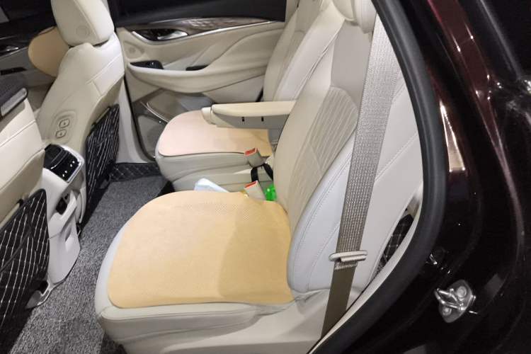 Used Buick Enclave 2022 652T 4x4 Avenir 6-Seater Left Rear Seat