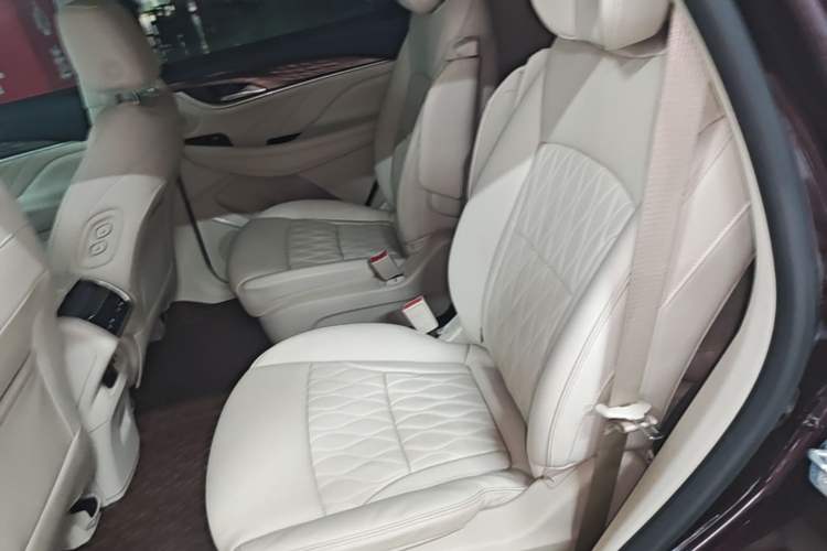 Used Buick Enclave 2022 652T 4x4 Avenir 6-Seater Left Rear Seat