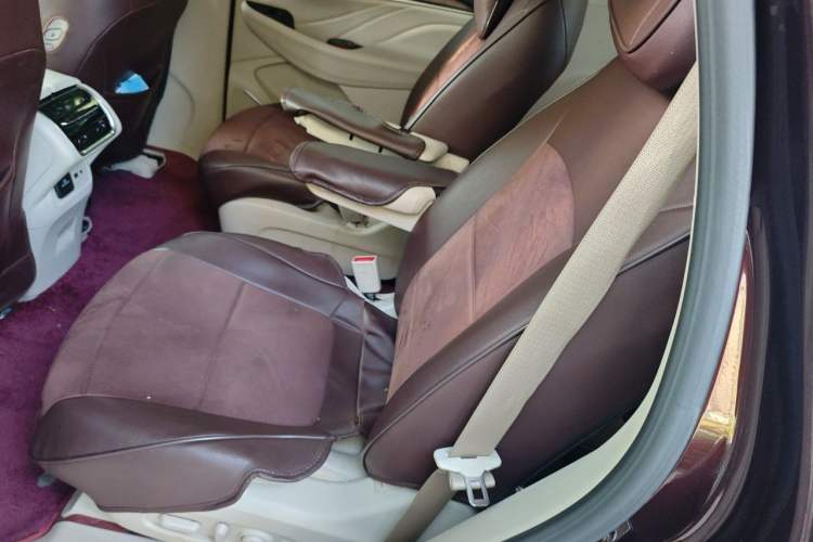 Used Buick Enclave 2022 652T 4x4 Avenir 6-Seater Left Rear Seat