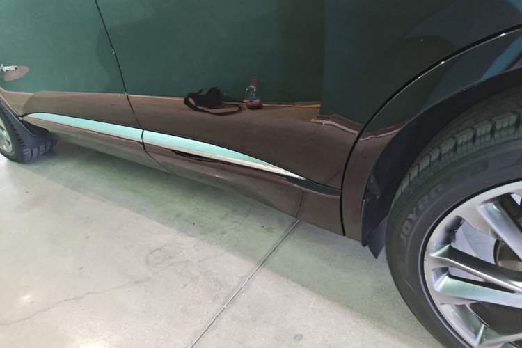 Used Buick Enclave 2022 652T 4x4 Avenir 6-Seater Left Side Sill