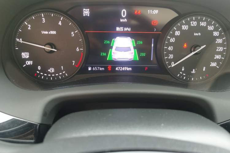 Used Buick Enclave 2022 652T 4x4 Avenir 6-Seater Odometer Close Up