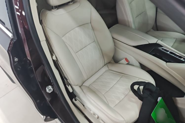 Used Buick Enclave 2022 652T 4x4 Avenir 6-Seater Right Front Seat