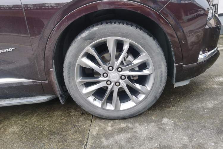 Used Buick Enclave 2022 652T 4x4 Avenir 6-Seater Right Front Wheel Hub